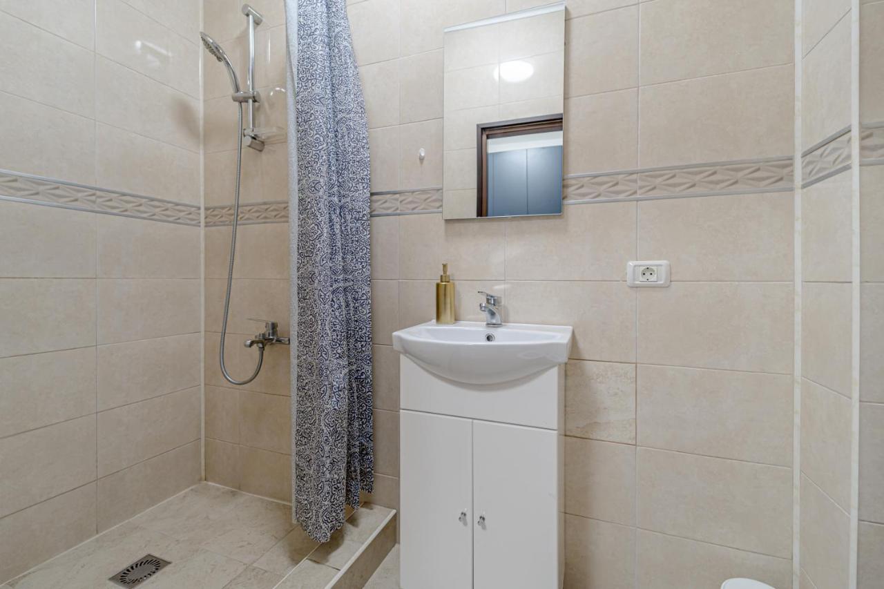 Hera'S Modern Home Arad Esterno foto